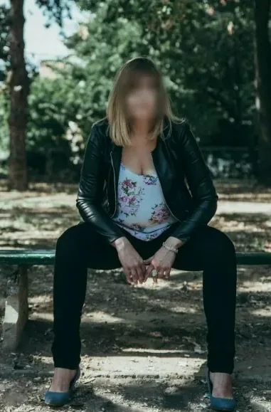 Alena, 40