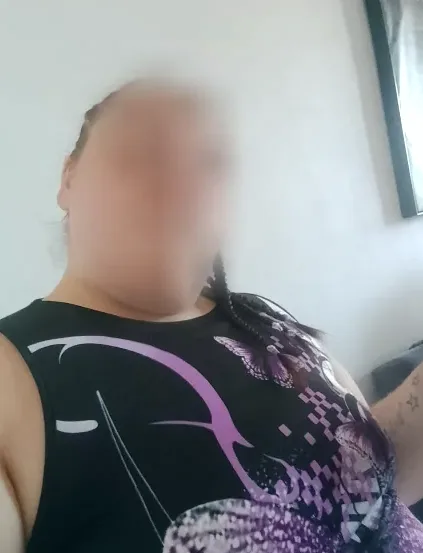 Alena, 33