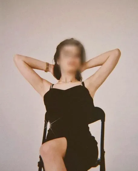 Anna, 27