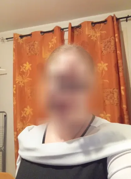 Büsra, 37