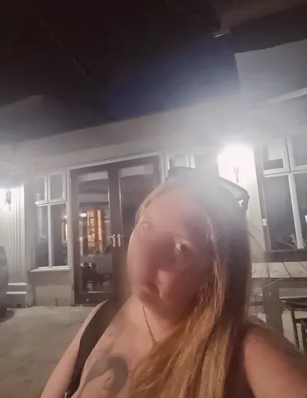 Diana, 35