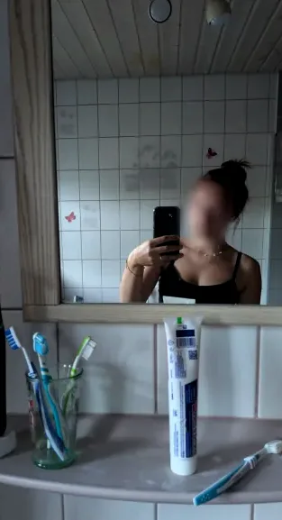 Hannah, 18