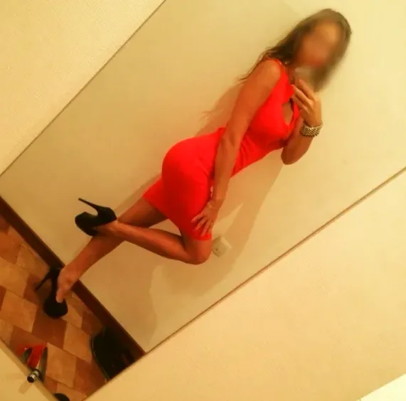 Katrin, 28