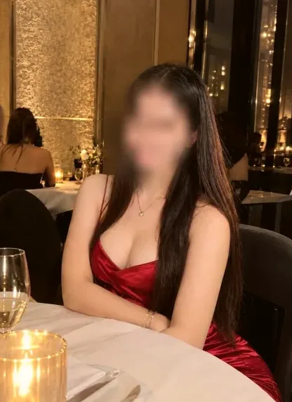 Kira, 30