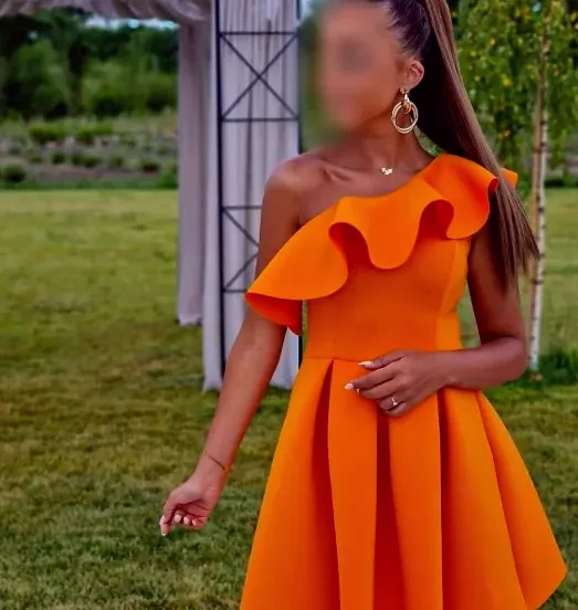 Leyla, 24