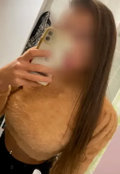 Maja, 27