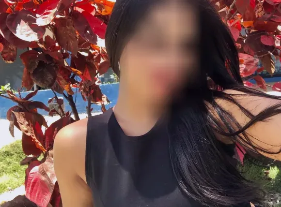 Nicole, 27