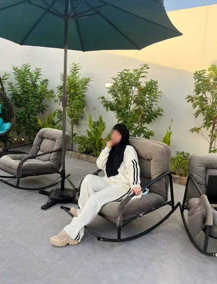 Özlem, 26