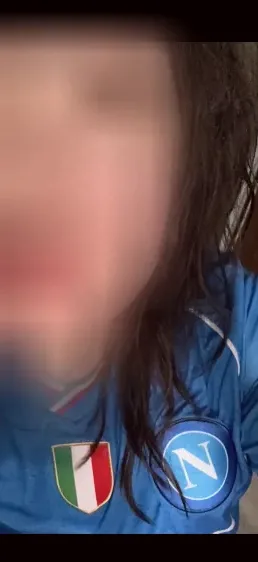 Simone, 23