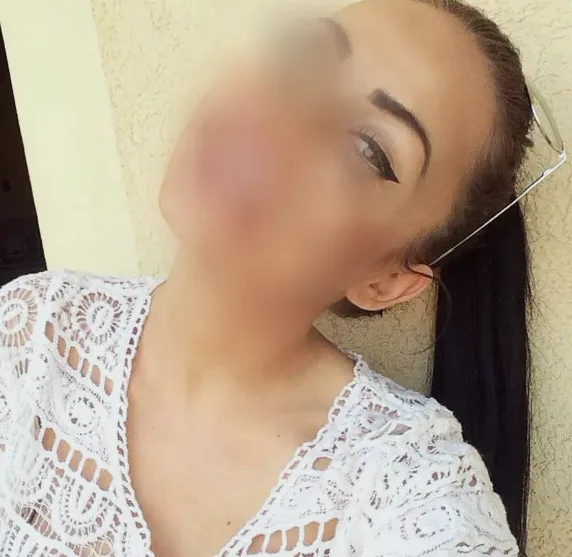 Zeynep, 31